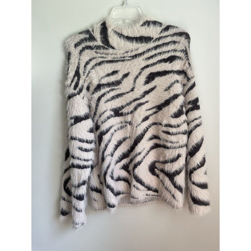 Philosophy Women’s sweater Fuzzy Animal Print Pink Charcoal Medium NWT